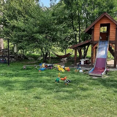 Gostyniy Dvir Petrovski בית הארחה וורוכטה