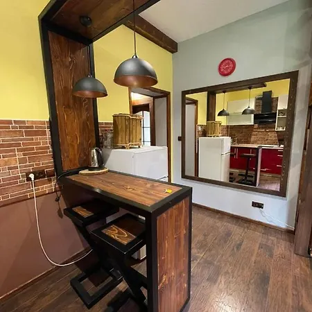 Gostyniy Dvir Petrovski